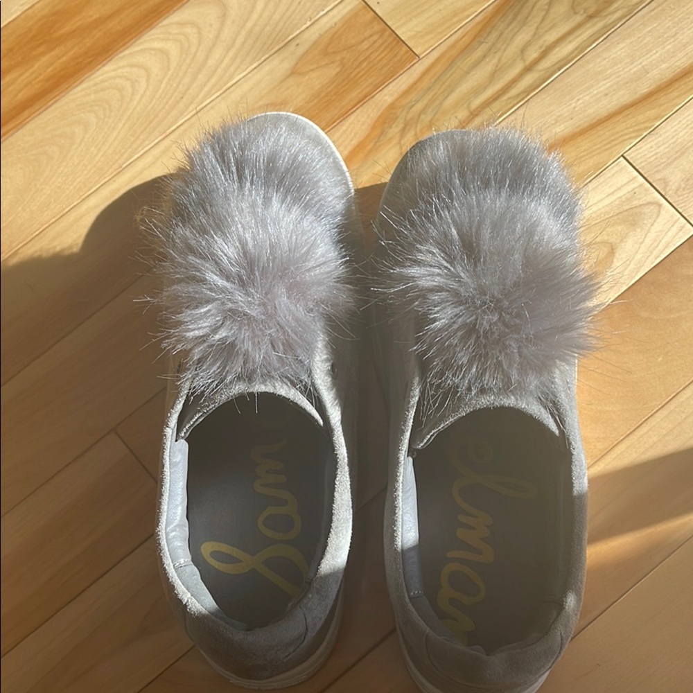 Sam Edelman Slip On Gray Sneakers with Faux Fur Pom Poms Size 9.5 - Picture 2 of 8